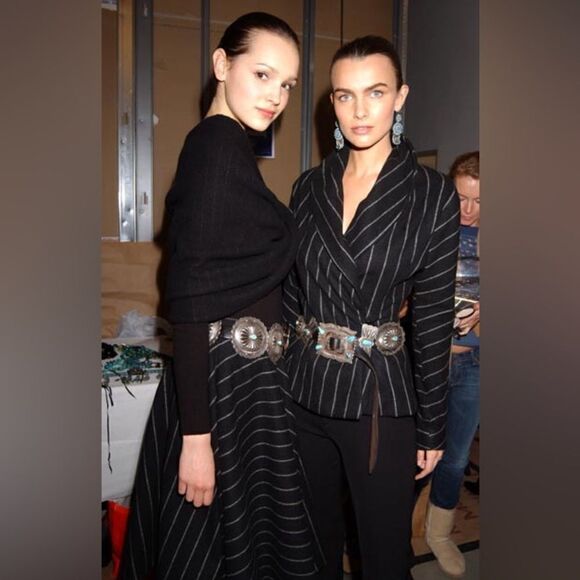 Ralph Lauren Fall ‘04 Black Chalk Stripe Cashmere Blend Knit Infinity Wrap Stole - Picture 8 of 17